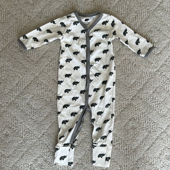 Monica & Andy Organic Cotton Elephant print Convertible Sleeper - Picture 2 of 4